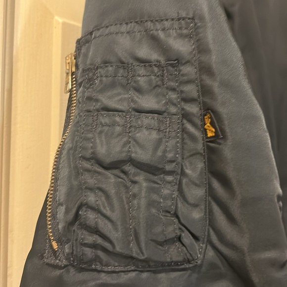 Alpha Industries Women’s Black Bomber Jacket - Picture 5 of 10